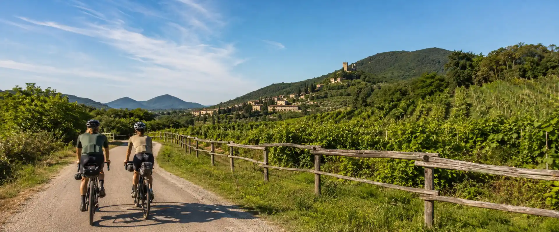 Arquà à vélo depuis Padoue : itinéraire entre canaux, collines et poésie