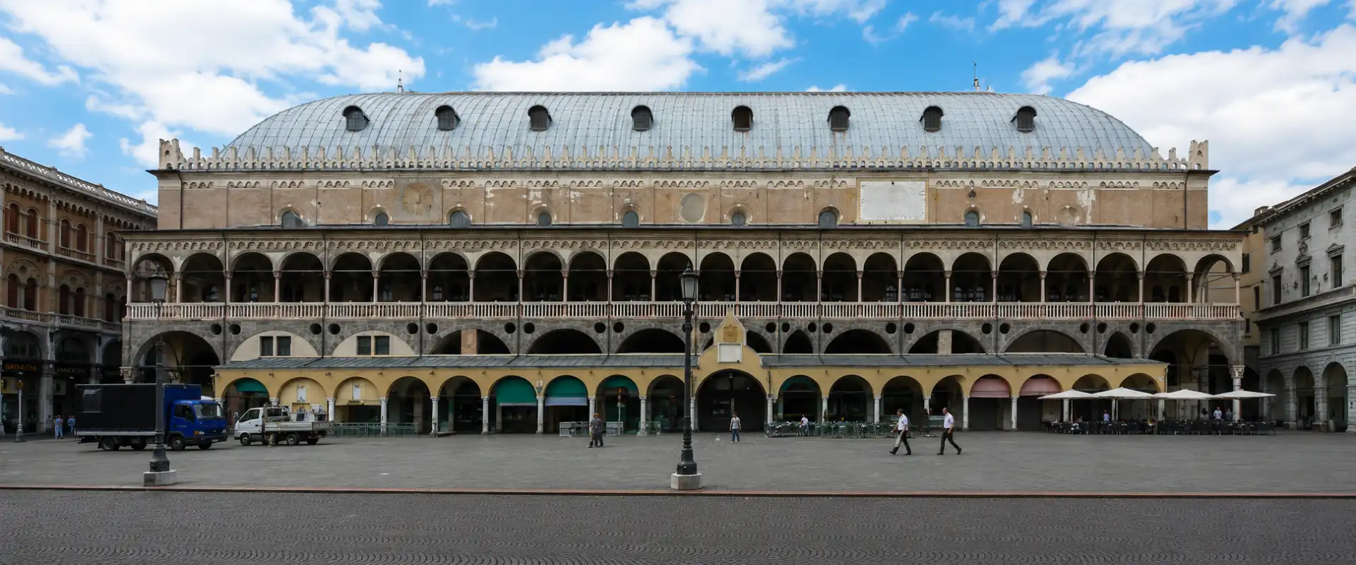 Palazzo della Ragione in Padua: Hotel Nearby for Your Stay